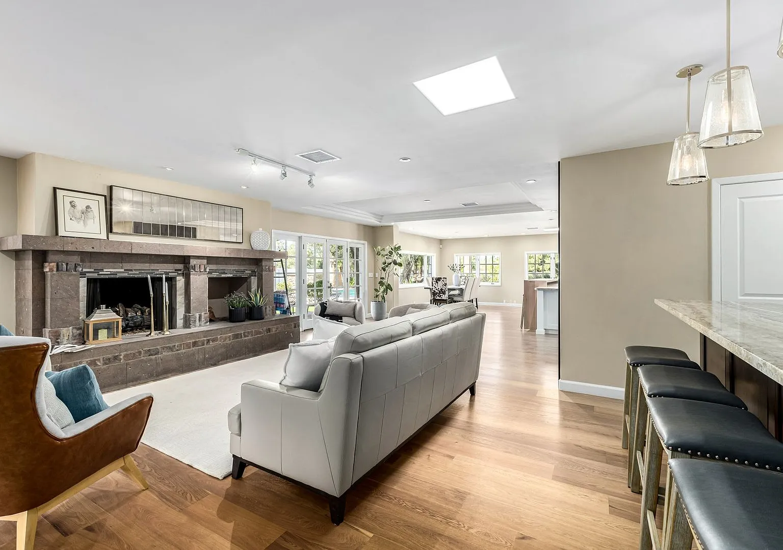 Rates Vary: $10,995 - $19,995 — Photo 4