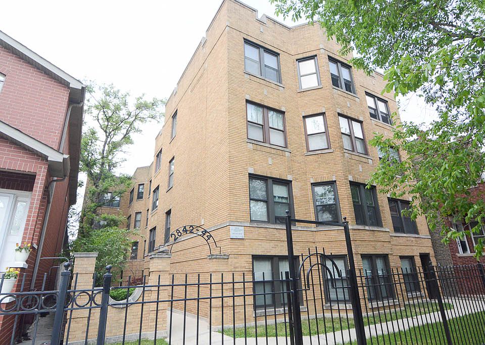 1st image of 2842 W Fletcher St APT 3N