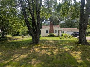 35 Woodlawn St, South Hadley, MA 01075