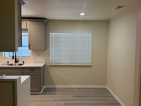 2nd image of 4140 34th St APT 5