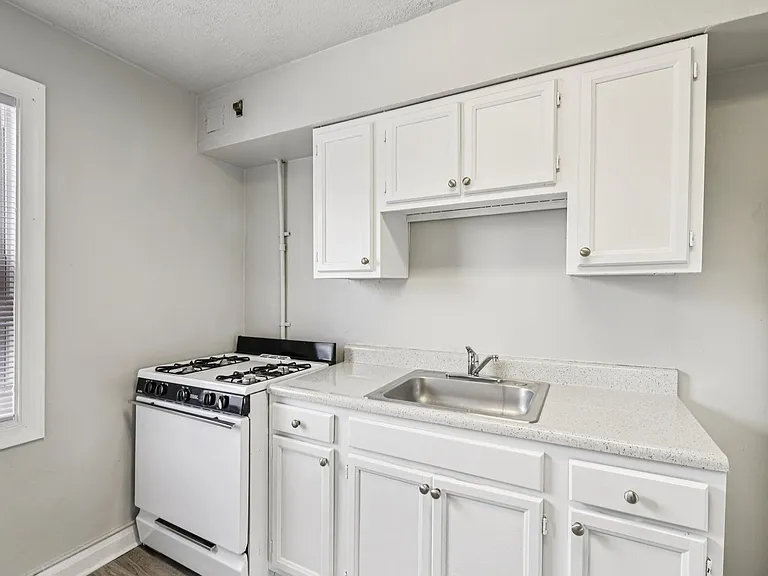 Oaklee Village Apartments — Photo 83