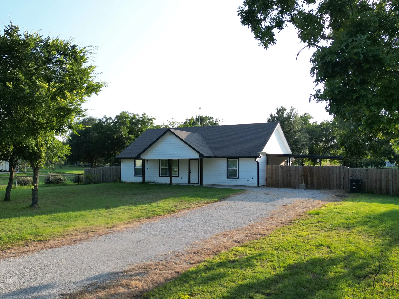 3 bed, 1311 sqft, $2,150 — Photo 1