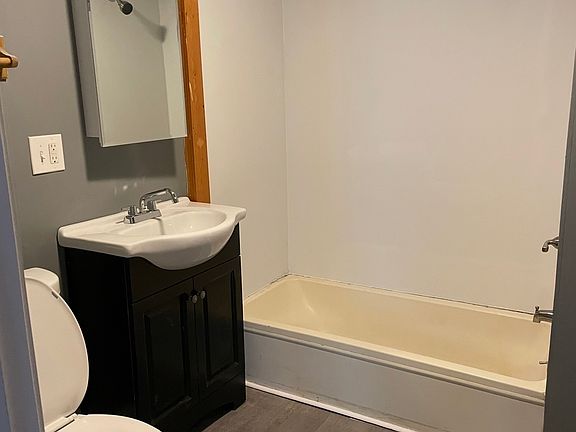 4th image of 44 West St #1