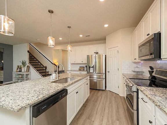 4th image of 375 La Mancha Dr