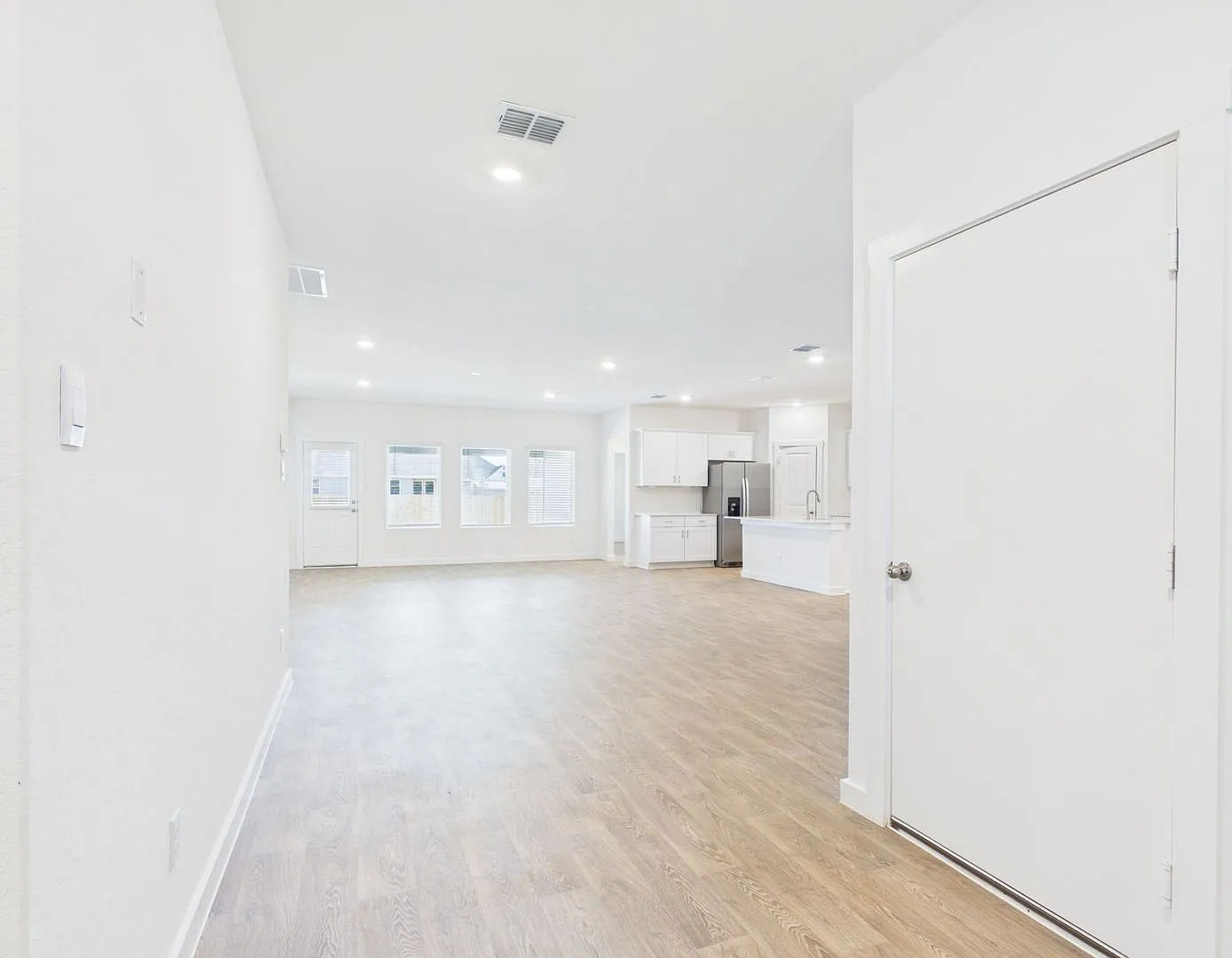 Brand New DR Horton Home — Photo 3