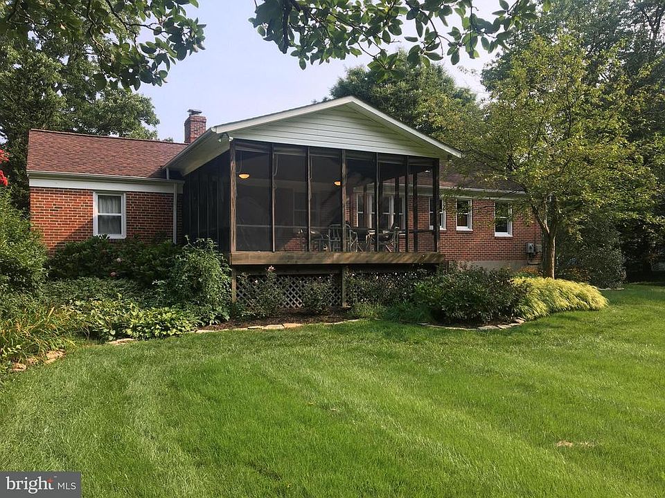2nd image of 1312 Ridge Rd