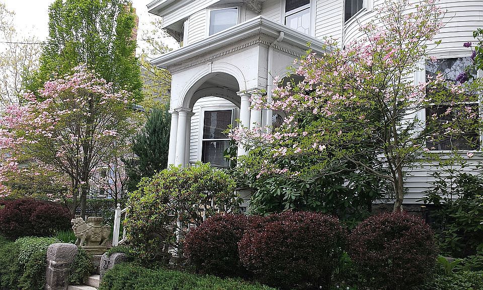 2nd image of 27 Adelaide St