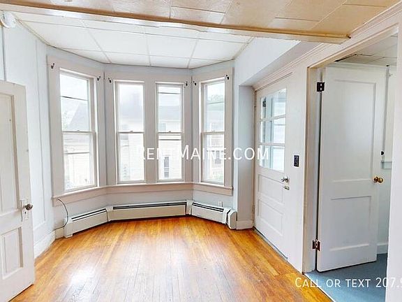 3rd image of 200 Center St APT 3
