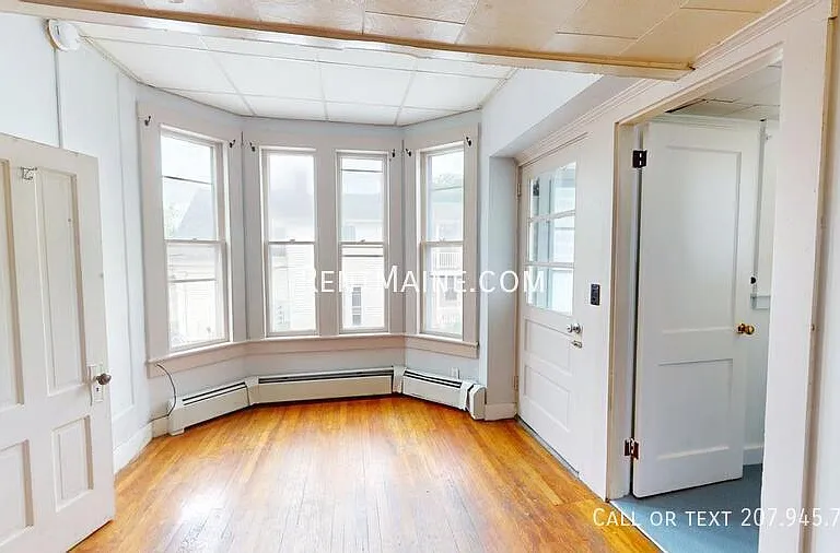 200 Center St #3 — Photo 3