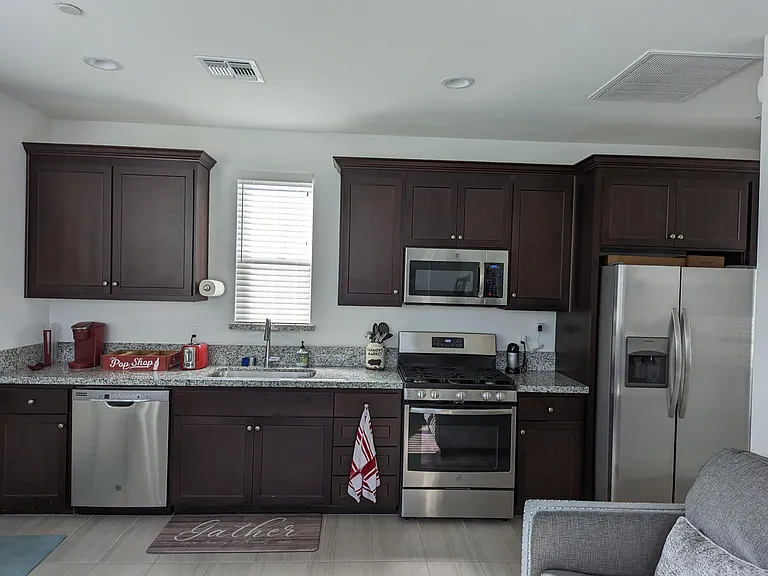 1456 S Wilshire Ave — Photo 2