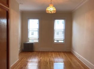 39 Newell St APT 3R, Brooklyn, NY 11222