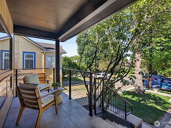 5th image of 3247 40th Avenue SW