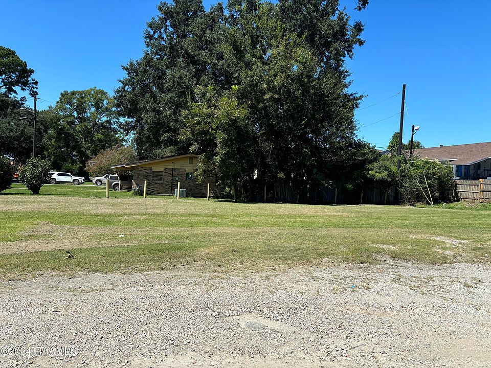 2nd image of 219 Chalmette Dr #28