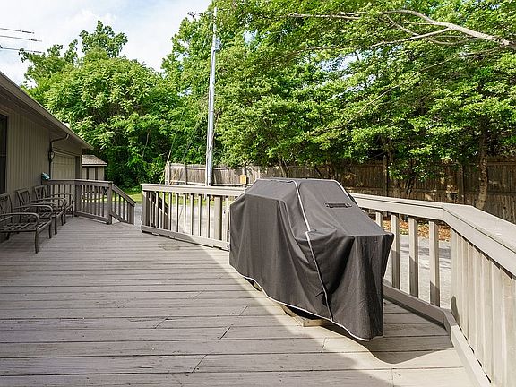 4th image of 6625 Ridgerock Ln