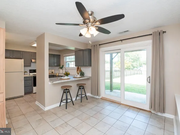 645 Shore Dr, Joppa, MD 21085