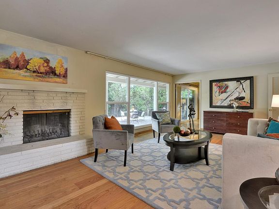 5th image of 14961 Jerries Dr