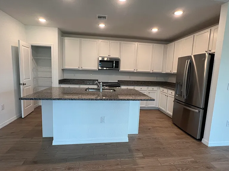 1782 SW Bayshore Blvd — Photo 28