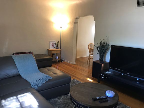 Coved Ceiling in front room