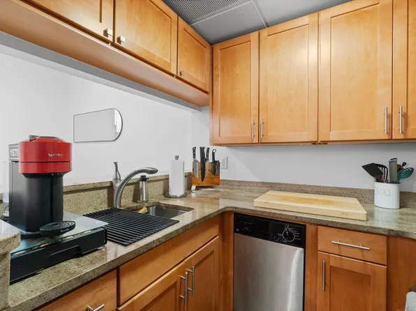 187 Wayne Street image 8 of 37