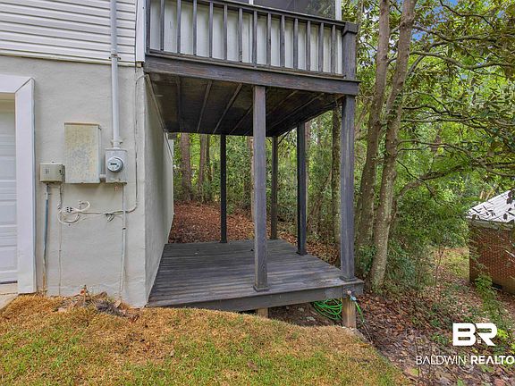 4th image of 100 Avon Cir E