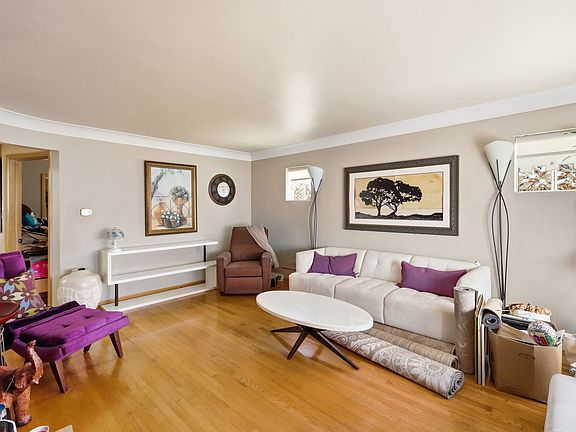 4th image of 10616 Essex St