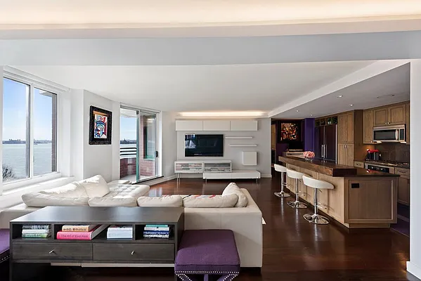 Sold by Nest Seekers International | media 2