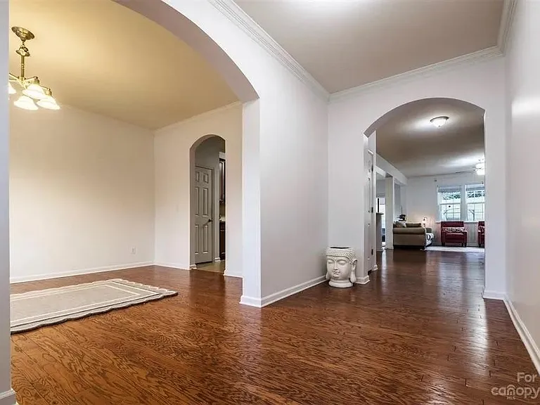 10034 Paxton Run Rd — Photo 2