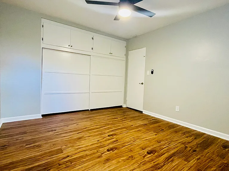 4518 Illinois St — Photo 13