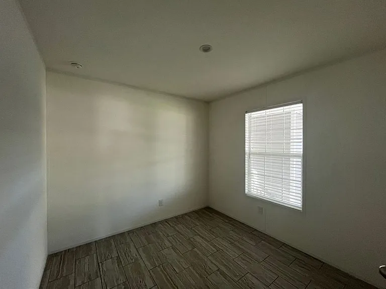 18 Eland Dr #18 — Photo 9