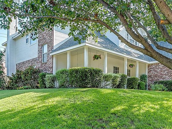 4th image of 901 Forest Hollow Dr