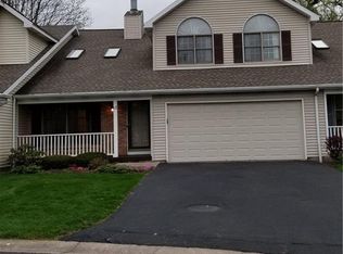 13 Harvest Hl, Rochester, NY 14624