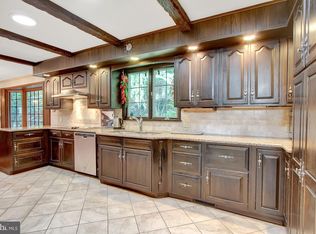 106 Takacs Ln, Mohnton, PA 19540