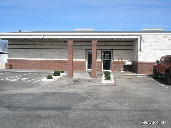 1st image of 127 W Veterans Memorial Blvd