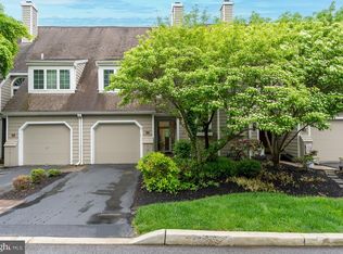 39 Newport Dr, Wayne, PA 19087