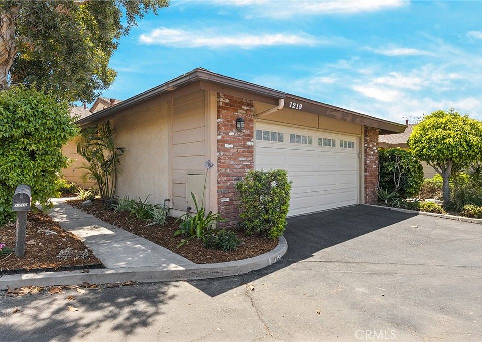 1st image of 1219 Cabrillo Park Dr