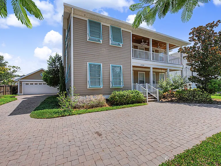 3709 W El Prado Blvd — Photo 1