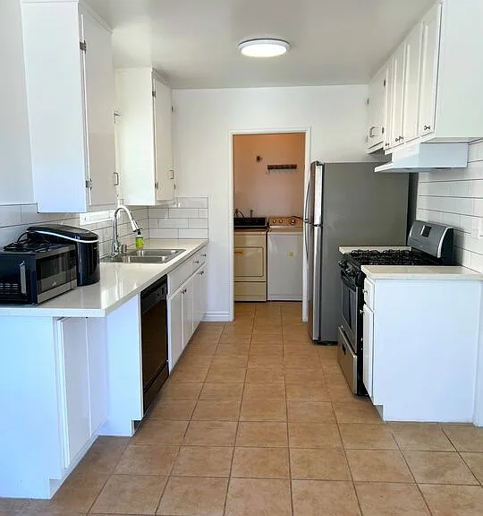 12410 Verdi St — Photo 4
