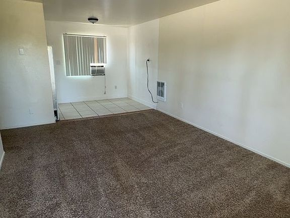 2nd image of 311-321 E Elm St #311-7
