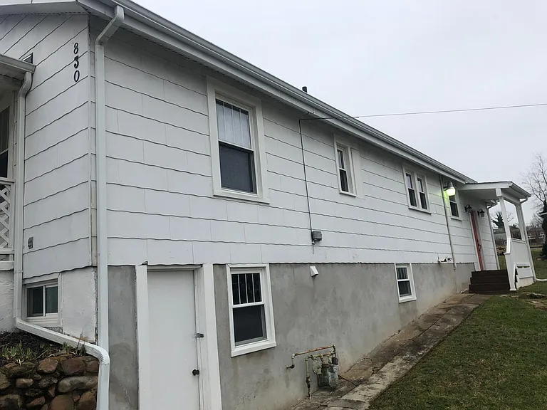 830 Oakview Dr — Photo 19
