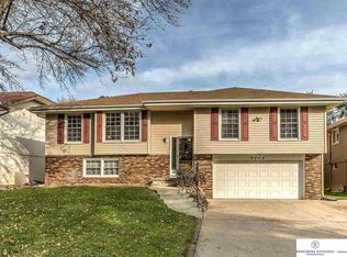 9274 Z St, Omaha, NE 68127