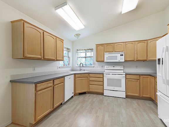 4th image of 2448 Cedarchip Rd