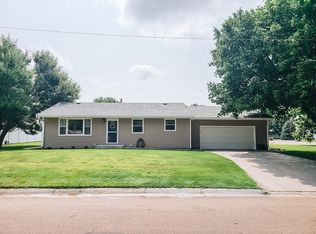 302 Randolph St, Elwood, NE 68937