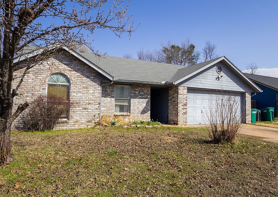 1st image of 2407 W Sunset Dr