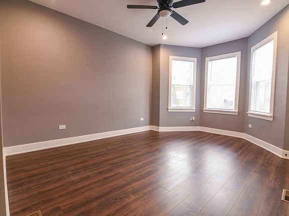 2nd image of 5339 S Maplewood Ave