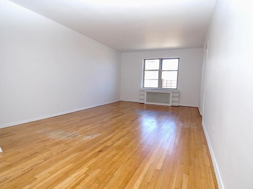1st image of 532 W 218th St #4A