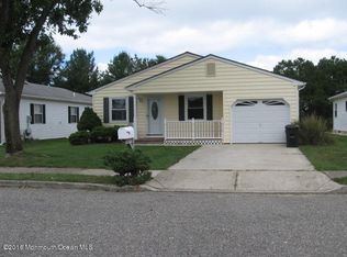 85 Selkirk Ave, Toms River, NJ 08757