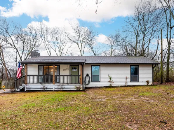 2160 Crescent Club Dr, Hixson, TN 37343