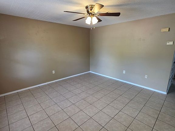 3rd image of 301 S 2nd St APT 1
