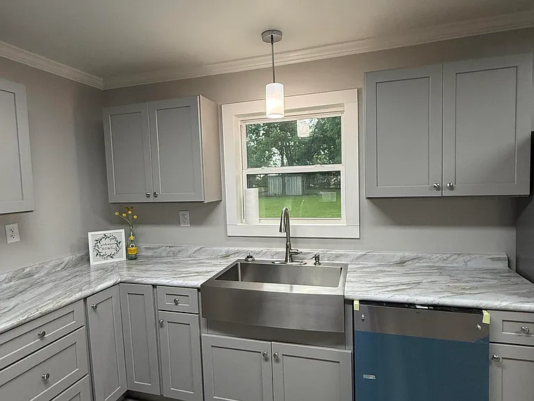 3618 E Admiral Doyle Dr — Photo 6