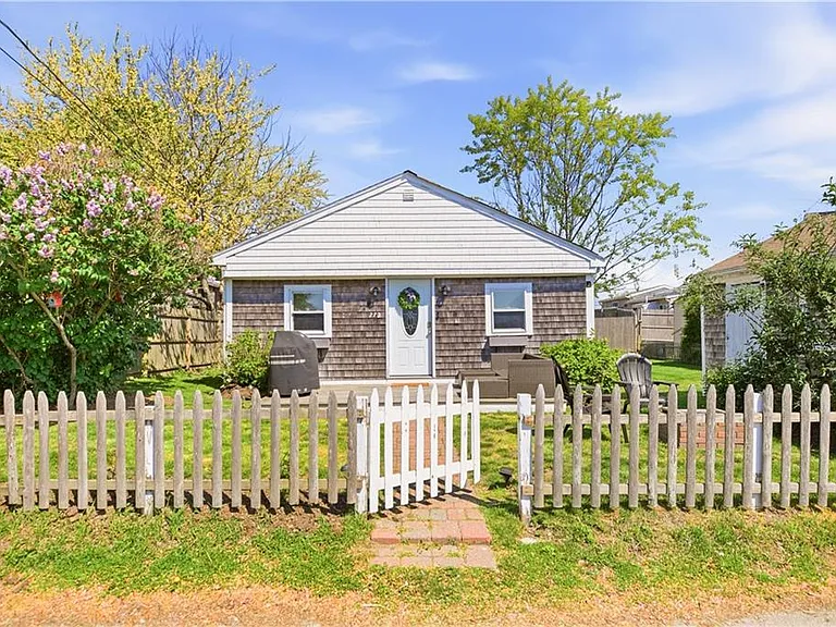 272 Riverside St — Photo 2